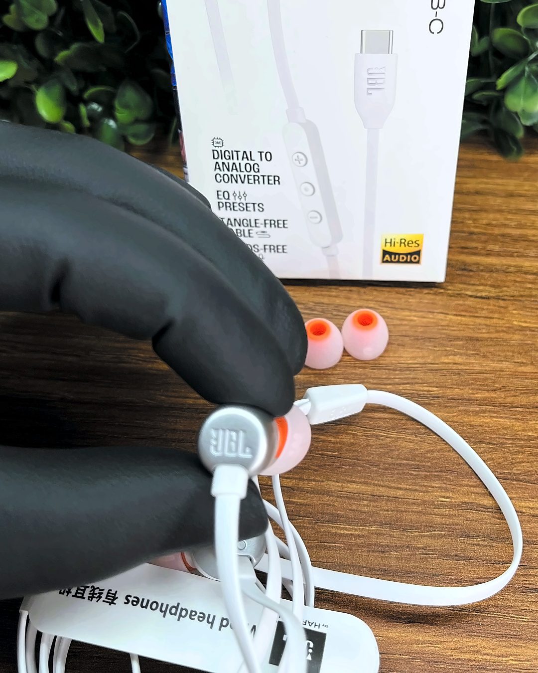 Fone de Ouvido com Fio JBL Tune 310C com Microfone — foto 4